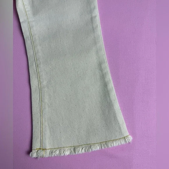 NWT Bemon Kids Jeans - Size 3T
Korean Clothing Brand - Picture 2 of 6